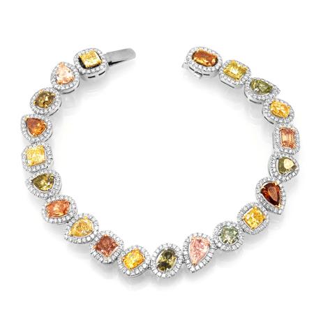 Ожерелье с цветными бриллиантами