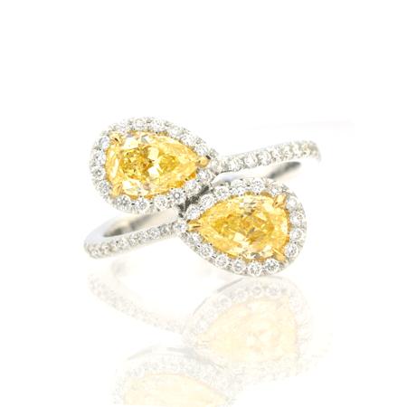 Кольцо с желтыми бриллиантами