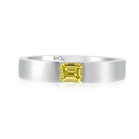 Кольцо с желтым бриллиантом изумрудной огранки